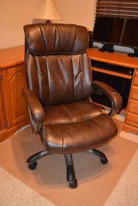 lot 69 image: Brown Desk Chair by Office Depot