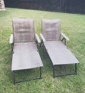 lot 75 image: Two Outdoor Lounge Chairs