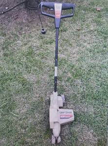 lot 73 image: Craftsman Electric Edger 1 14 HP