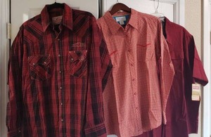 lot 91 image: (3) Wrangler shirts.