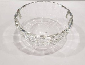lot 80 image: Signed Oleg Cassini JACKIE faceted prismatic geometric cut lead crystal bowl.