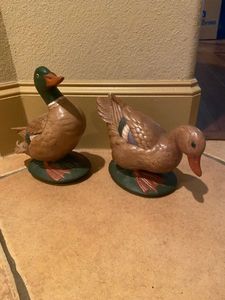 lot 109 image: Pair of Ceramic Ducks