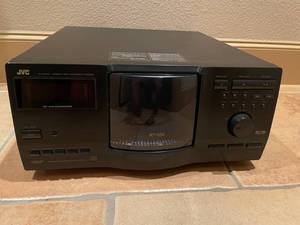 lot 117 image: JVC Compact Disc Automatic Changer with Manual, Model XL-MC334BK, Holds 200 Discs, Very Good Condition