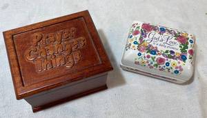 lot 733 image: Inspirational Boxes