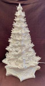 lot 753 image: Lighted Ceramic Christmas Tree
