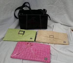 lot 604 image: Miche purse body and 4 shells