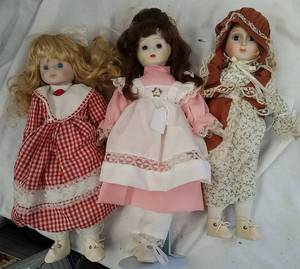 lot 619 image: 3 porcelain dolls
