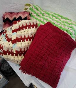 lot 623 image: Afghans and Crochet Bedspread