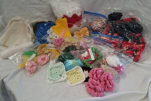 lot 625 image: Crochet yarn and projects