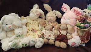 lot 628 image: Stuffed rabbits