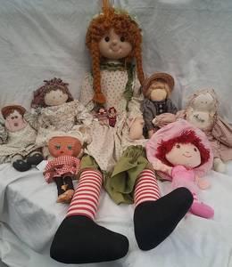 lot 631 image: Rag dolls