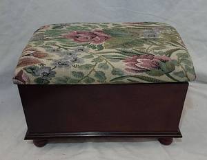 lot 646 image: Wood box with upholstered top