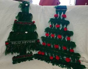 lot 649 image: 2 Yarn Christmas Tree Dcor