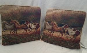 lot 658 image: 2 horse pillows