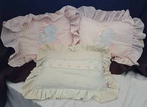 lot 661 image: Baby pillows