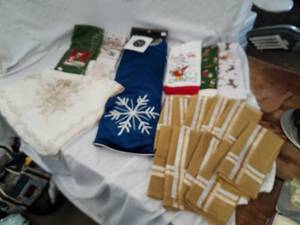 lot 690 image: Christmas Themed Cloth Items