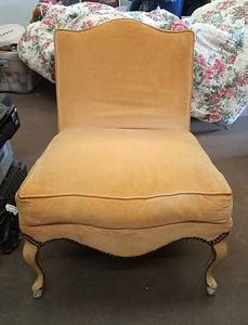 lot 849 image: Yellow chair