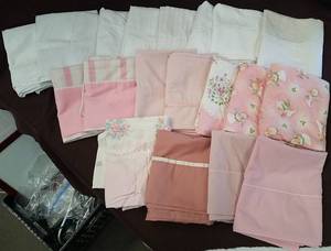 lot 853 image: Pillow cases
