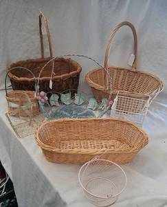 lot 858 image: Baskets