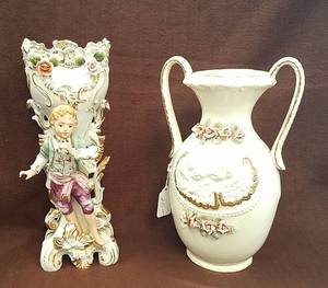 lot 772 image: 2 porcelain vases