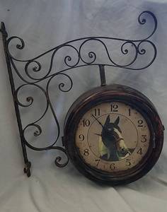 lot 785 image: Horse Clock