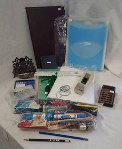 lot 793 image: Office supplies