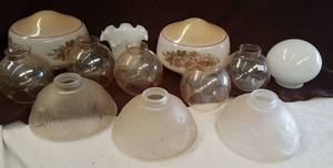 lot 828 image: Light Globes