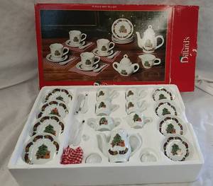 lot 834 image: Mini Christmas Tea Set
