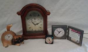 lot 835 image: Battery powered clocks