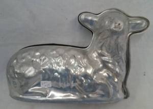 lot 781 image: vintage metal lamb cake pan