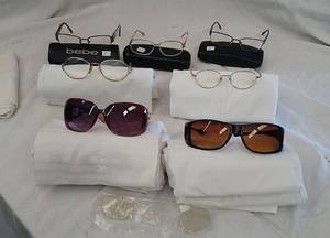 lot 805 image: Glasses