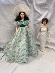 lot 756 image: Scarlett and Jackie Kennedy dolls