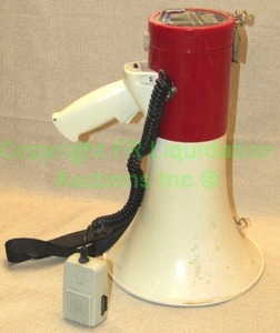 lot 20 image: Western Safety megaphone with safety siren