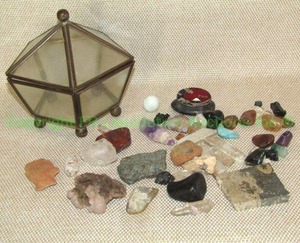 lot 224 image: Assorted precious stones plus as shown