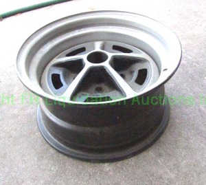lot 284 image: Vintage Chevrolet Chevelle wheel rim