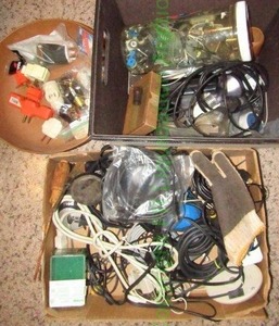 lot 209 image: Assorted household hardware, cables and more as shown