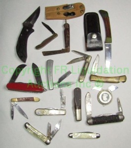lot 82 image: Assorted pocket knives as shown