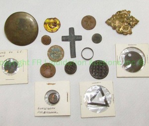 lot 117 image: Assorted antique & vintage collectibles as shown