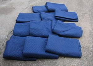 lot 11 image: 11 Heavy duty moving blankets, Sure-Max, no visible tears or rips