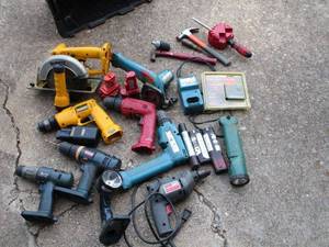 lot 16 image: Variety of Tools, Dewalt, Makita, Ryobi, Skil