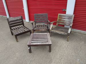 lot 60 image: VINTAGE Large Wooden outdoor furniture