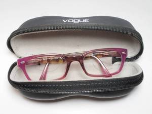 lot 66 image: Ray Ban Eye Glasses w Vouge case