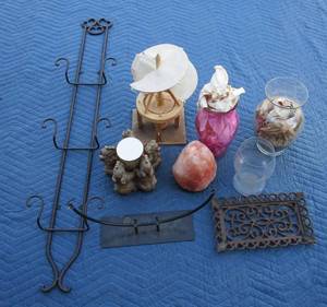 lot 74 image: Plate display racks, candle holder, Salt rock lamp, vases