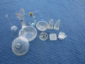 lot 78 image: Crystal bowls, bell, Mikasa vase, bubbled crystal ball