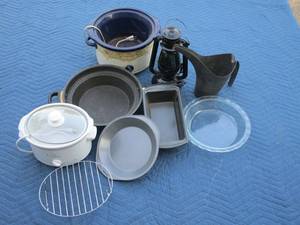 lot 85 image: crockpots &amp bakeware