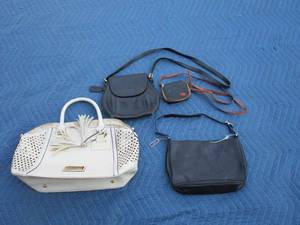 lot 107 image: Purses