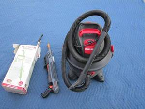 lot 109 image: Bug-A-Salt gun 3.0 black fly edition, 1 gallon sprayer, Shop Vac