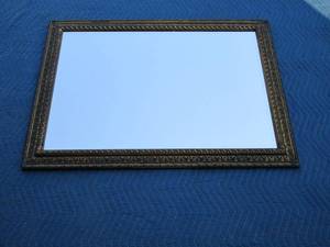 lot 114 image: Large Decorative beveled edge mirror&nbsp
