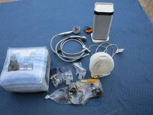 lot 120 image: 2 Shower heads, new queen size bedding, 2 heaters
