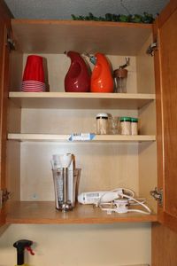 lot 25 image: Cuisinart Smart Stick Immersion Blender Hand Blender, Toothpick Holders, Oil and Vinegar Dispensers